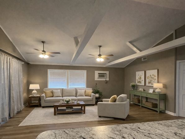 15210 El Ranchitos Ave Unit C