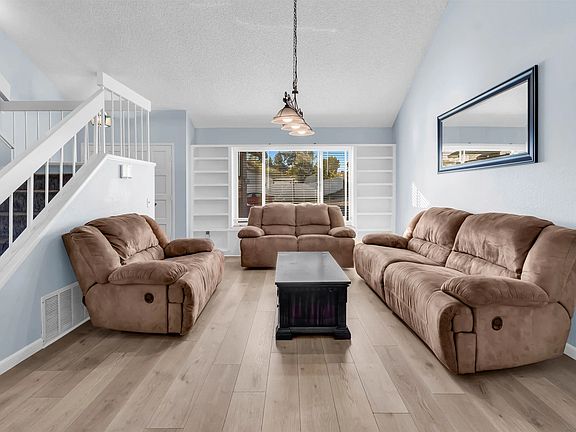 5th image of 341 Paraiso Ave