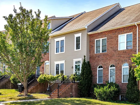 348 Blue Stone Hills Dr, Harrisonburg, VA 22801