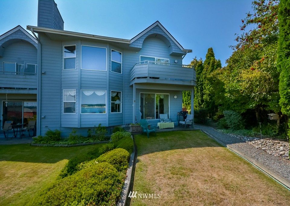 1st image of 904 Alexander Street #203