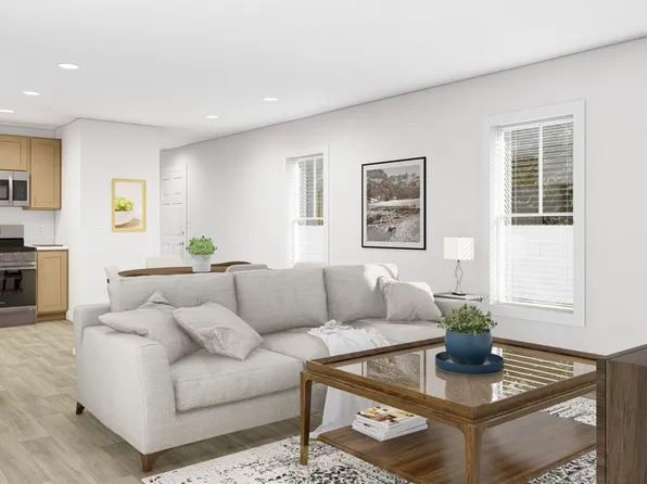 811 Holiday Park Vlg, Jamestown, ND 58401