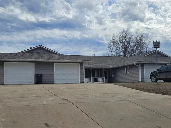 205 Indiana St, Oswego, KS 67356