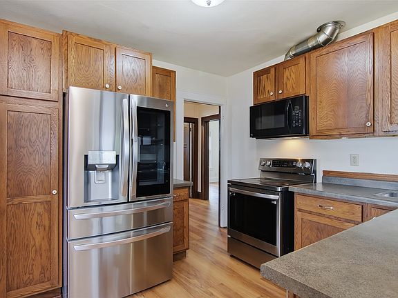 4th image of 515 12th Avenue W