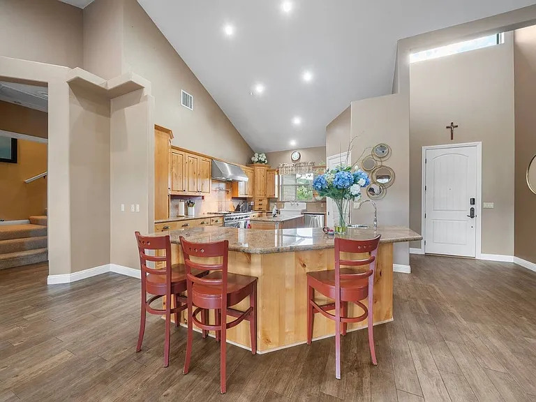 18087 Newview Dr — Photo 14
