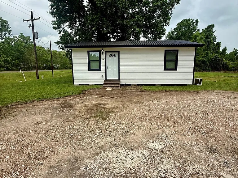 324 W Main Hwy — Photo 1