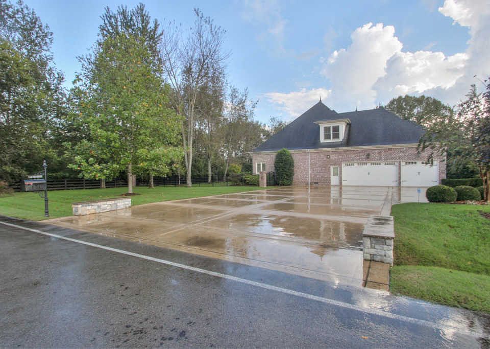 2nd image of 2466 Durham Manor Dr