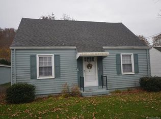 6 Manor Rd, East Haven, CT 06512