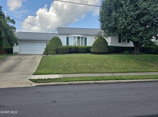 801 James St, Roaring Spring, PA 16673
