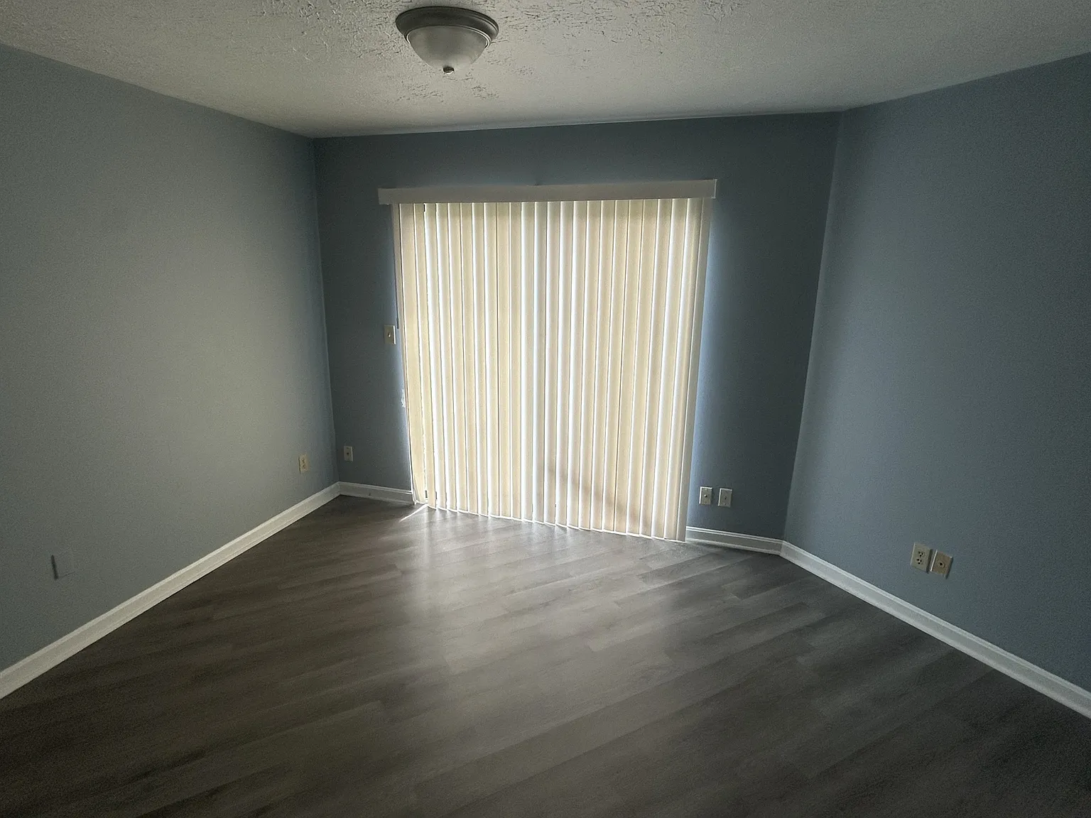 392 Shelby Avenue — Photo 2