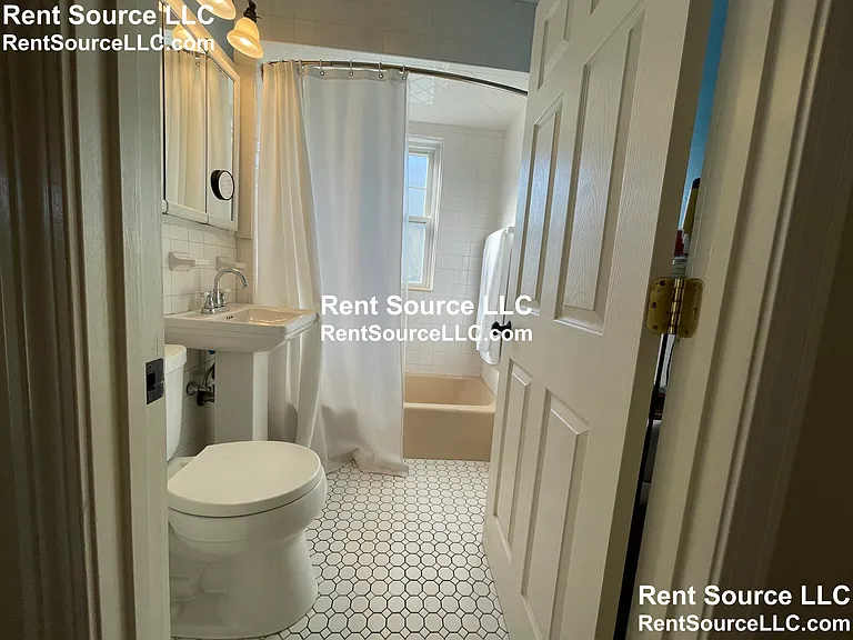 19 Tyler Ave — Photo 31