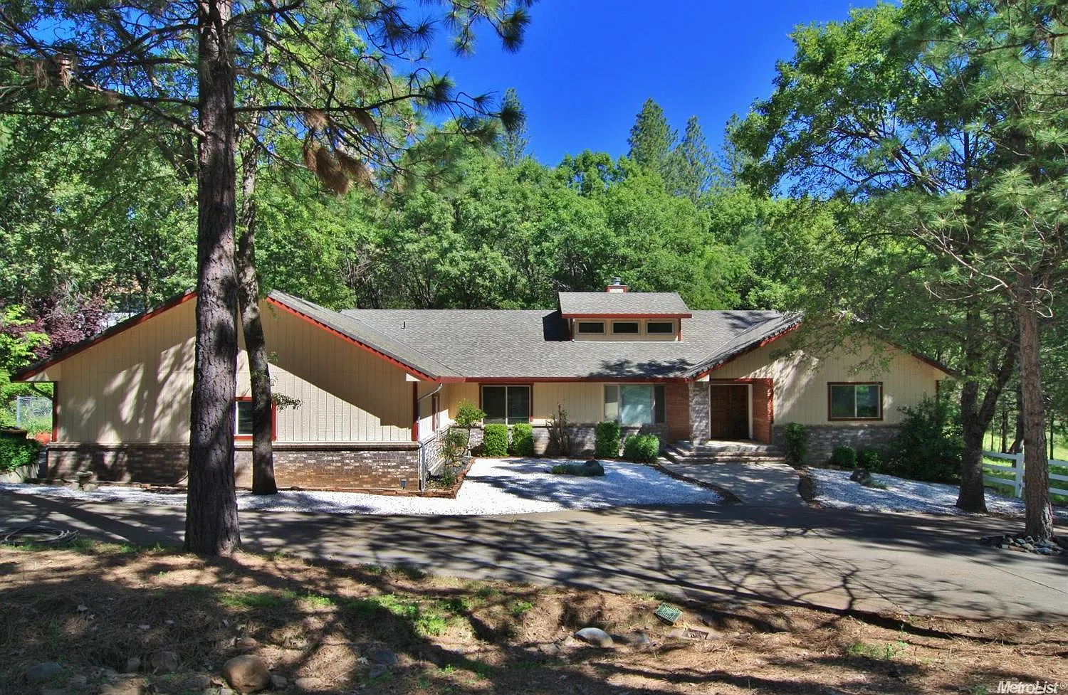 4935 Anne Louise Ln photo 1