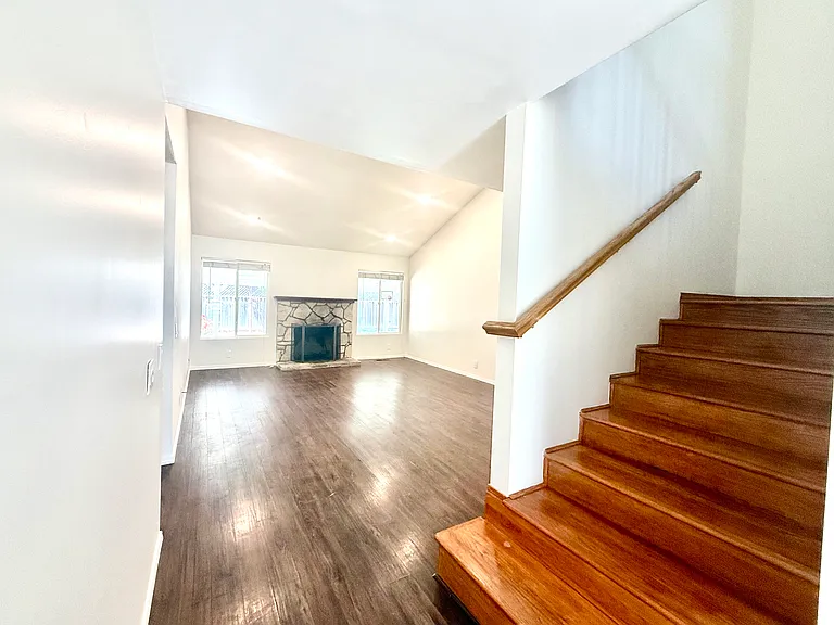 7325 Hagen Ct — Photo 8