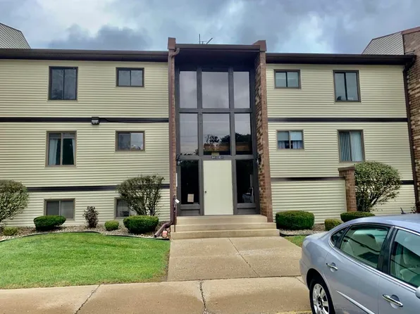845 Summit Park Ct N, Crown Point, IN 46307