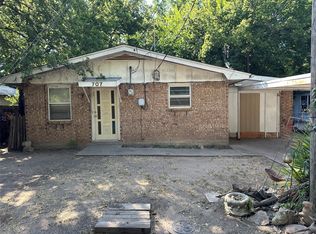 707 Raymond St, Bowie, TX 76230