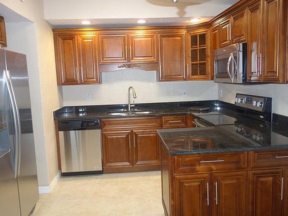 5th image of 1646 Mockingbird Ln