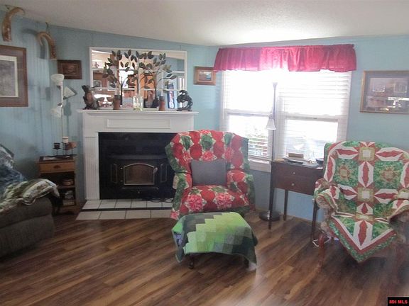 4th image of 393 Circle Dr