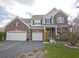 365 Comstock Dr, Elgin, IL 60124