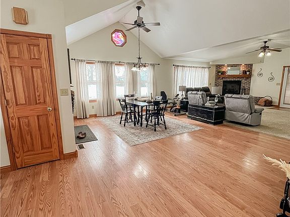 5th image of 510 W Clover St