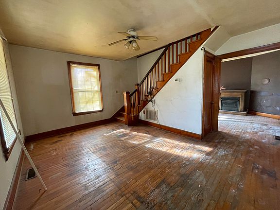 3rd image of 1843 Forest Ave