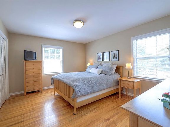 4th image of 2700 W 50th Ter