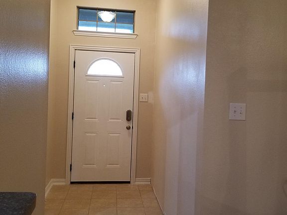 3rd image of 102 Fieldview Dr