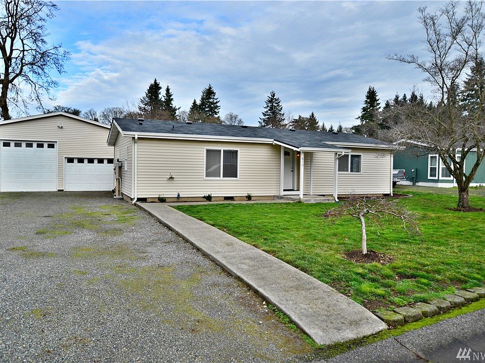 1st image of 810 Nottingham Dr SE