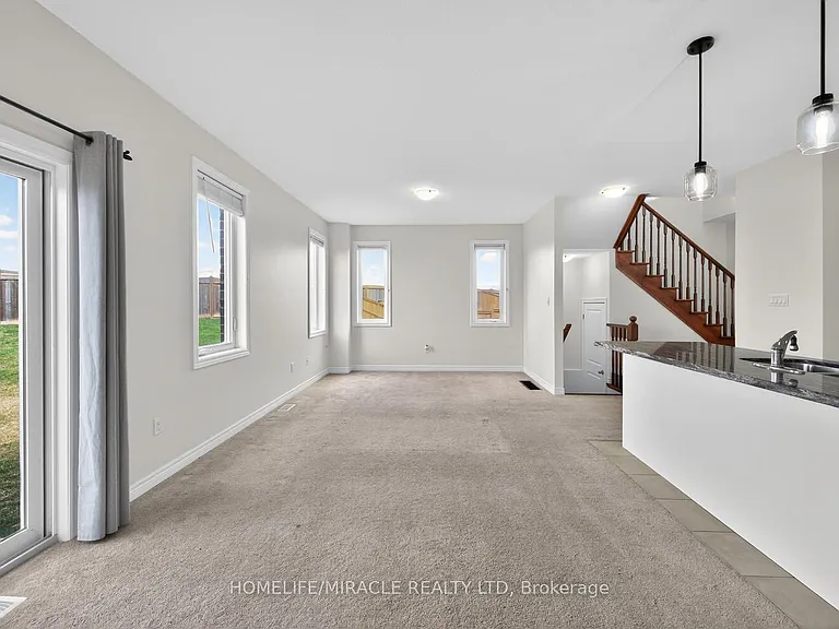23 Pinot Cres #UPPER — Photo 14