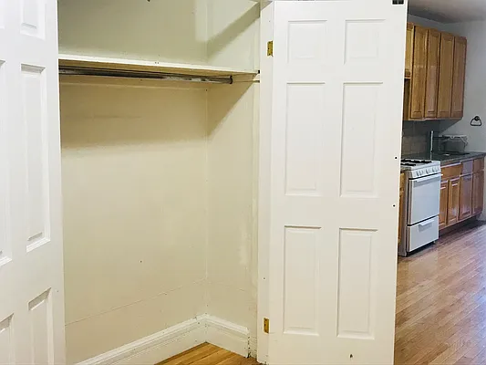 Rented by In Haus LLC | media 25