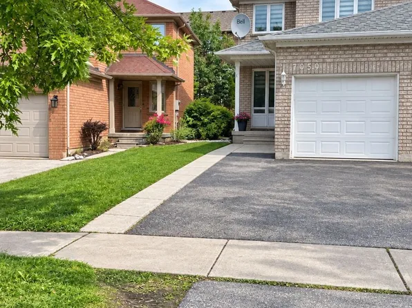 7050 Black Walnut Trl, Mississauga, ON L5N 7N6