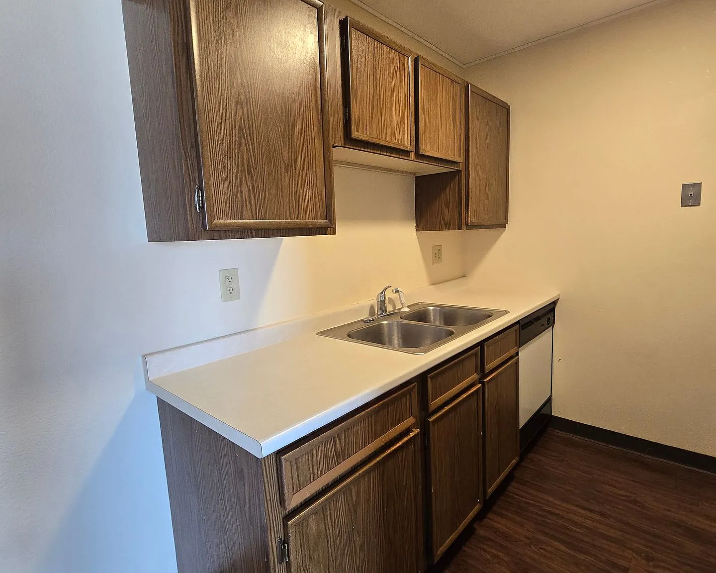 2100 Grand Ave — Photo 3