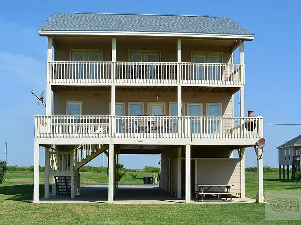 3216 Castle Dr, Crystal Beach, TX 77650