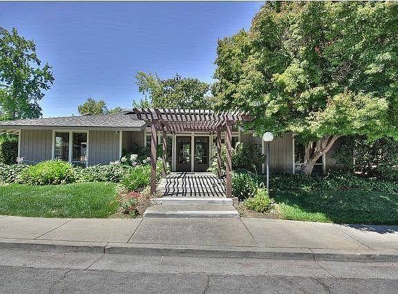 3rd image of 21106 White Fir Ct