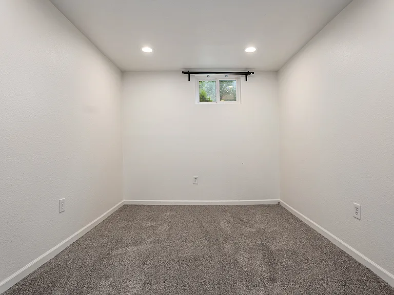 5620 Nebraska Way — Photo 8