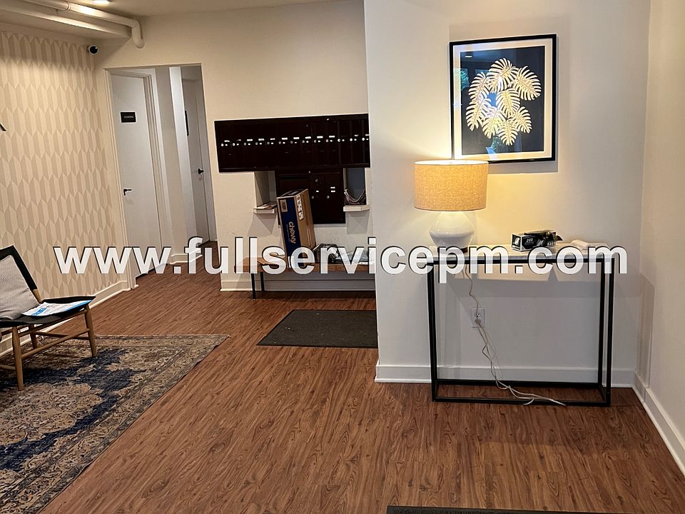 Apartment building on W queen anne 524 5th Ave W Seattle WA Zillow