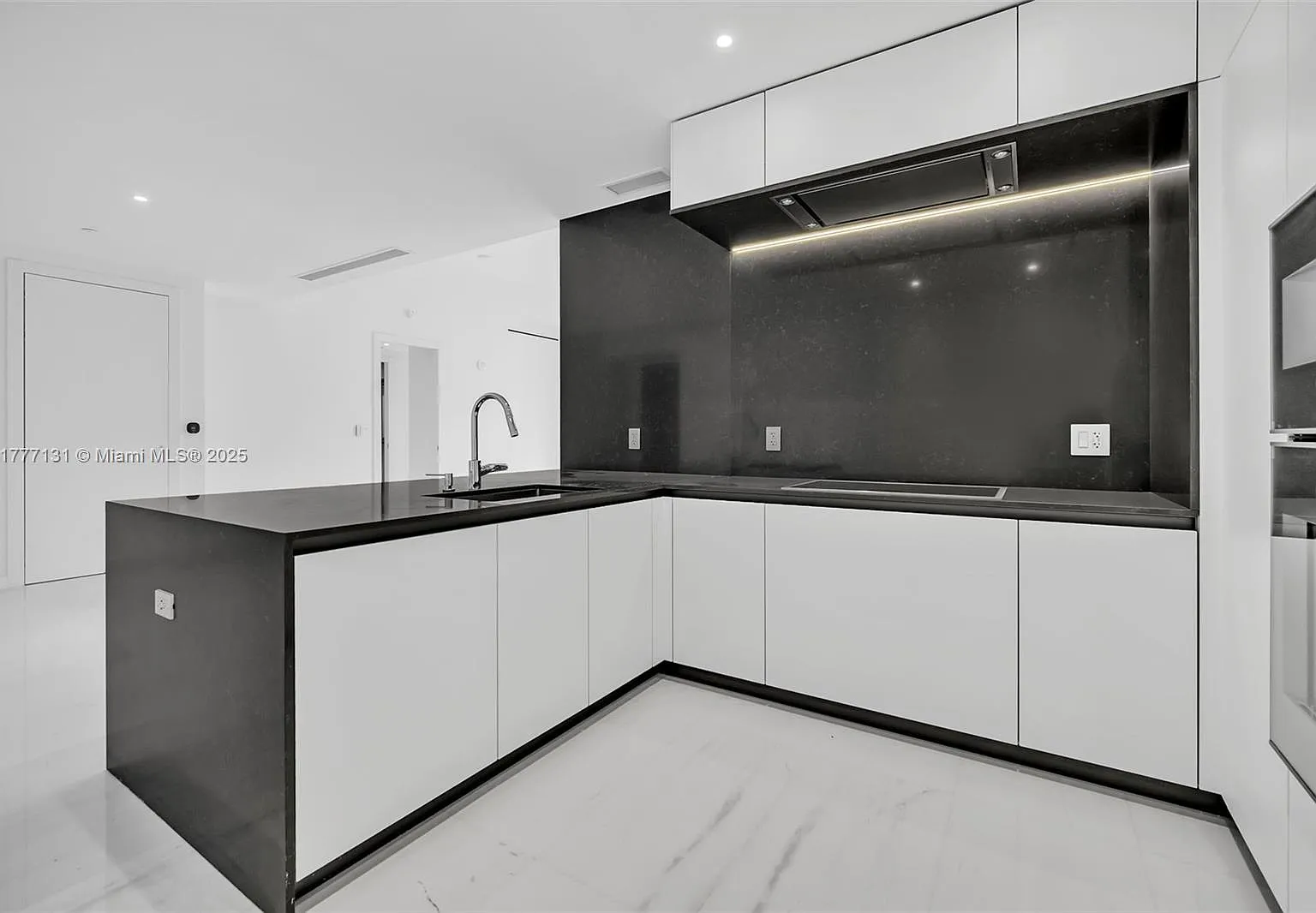2 bed, 1578 sqft, $12,000 — Photo 3