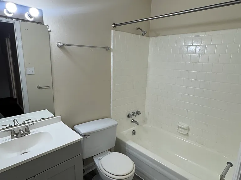 2390 Winston Way — Photo 4