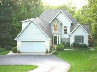 701 Highland Hills Dr, Howard, OH 43028