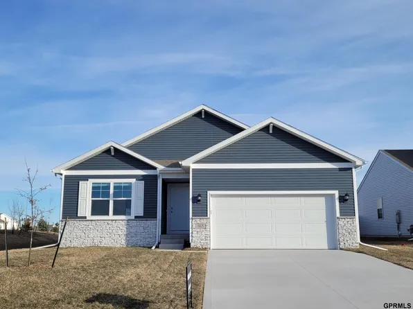20510 Emiline St, Gretna, NE 68136