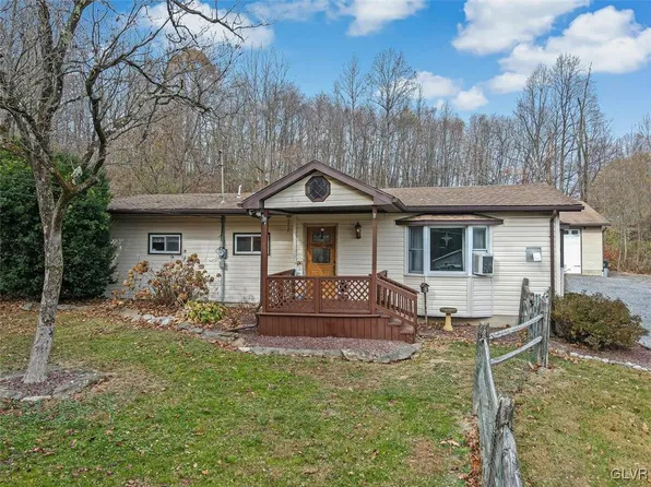 3320 W Walker Rd, Bath, PA 18014