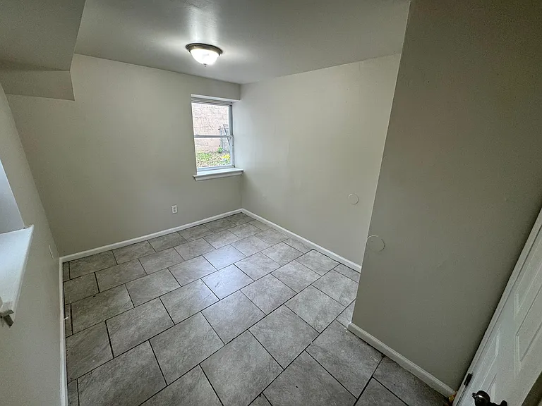 740 S 15th St #1F — Photo 3