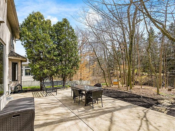3rd image of 6371 Lake Trail Dr