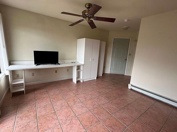 3rd image of 6 Allhusen Rd #1B