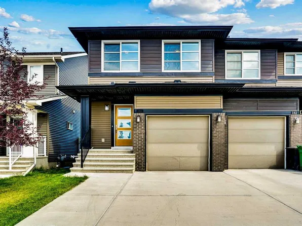 186 Carringvue Park NW, Calgary, AB T3P 1L1
