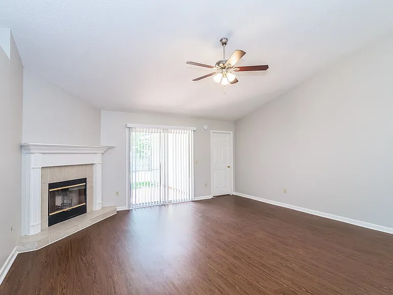 3268 Avalon Dr — Photo 2
