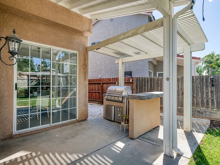 1736 N Holly Ave — Photo 43
