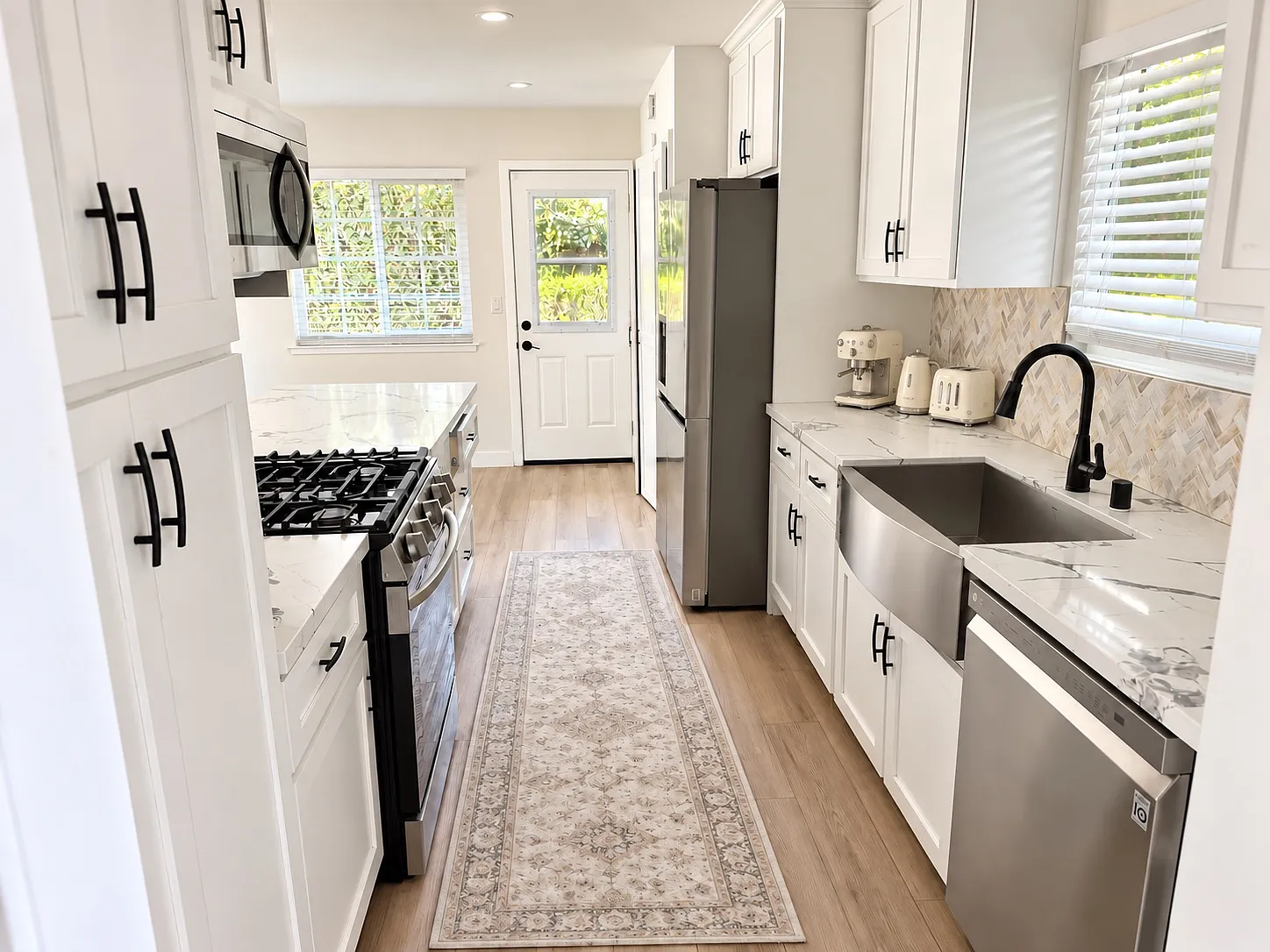3 bed, 1303 sqft, $4,450 — Photo 3
