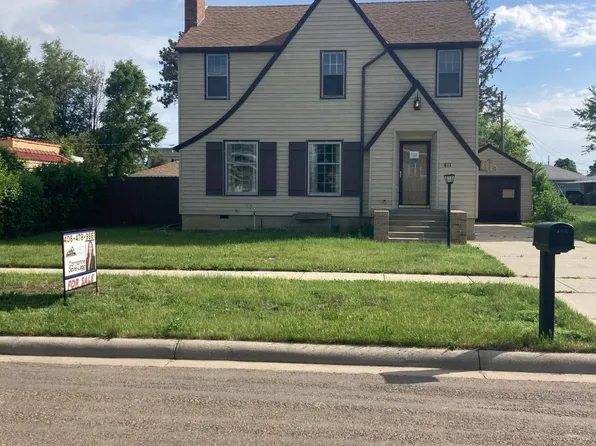 411 4th St SE, Sidney, MT 59270