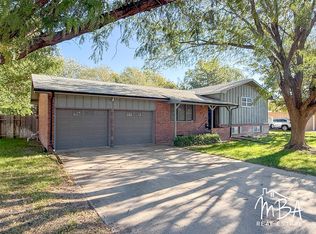 2404 N Belmont Pl, Garden City, KS 67846