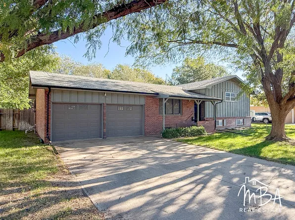 2404 N Belmont Pl, Garden City, KS 67846