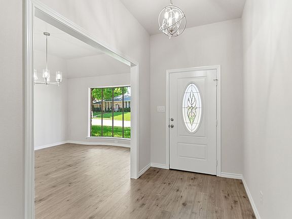 4th image of 3104 Pinehurst Dr